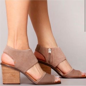 Suede Light Tan Majcat Block Heel Tom’s